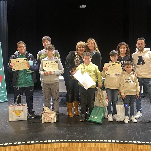 Entregados los premios del Certamen Escolar de Belenes