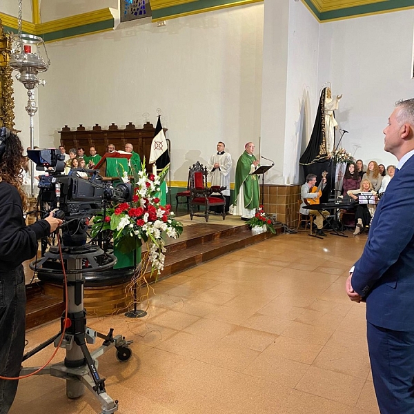 RTVE retransmite desde la parroquia de San Lázaro la misa en el Día de la Iglesia Diocesana